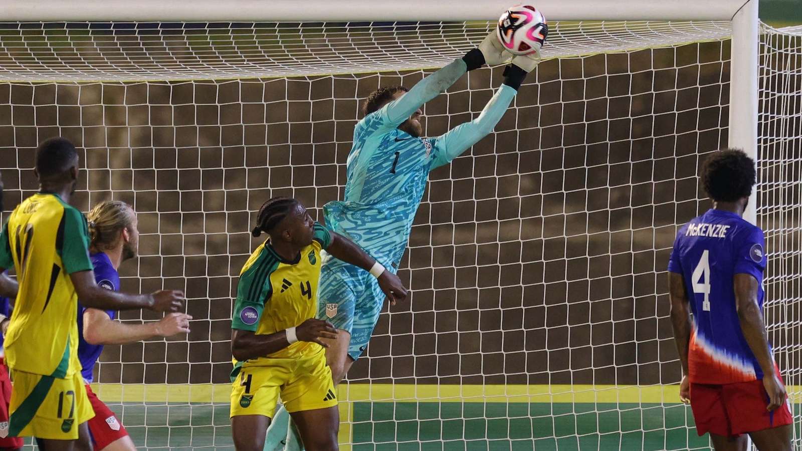 加纳与塞内 加纳与塞内